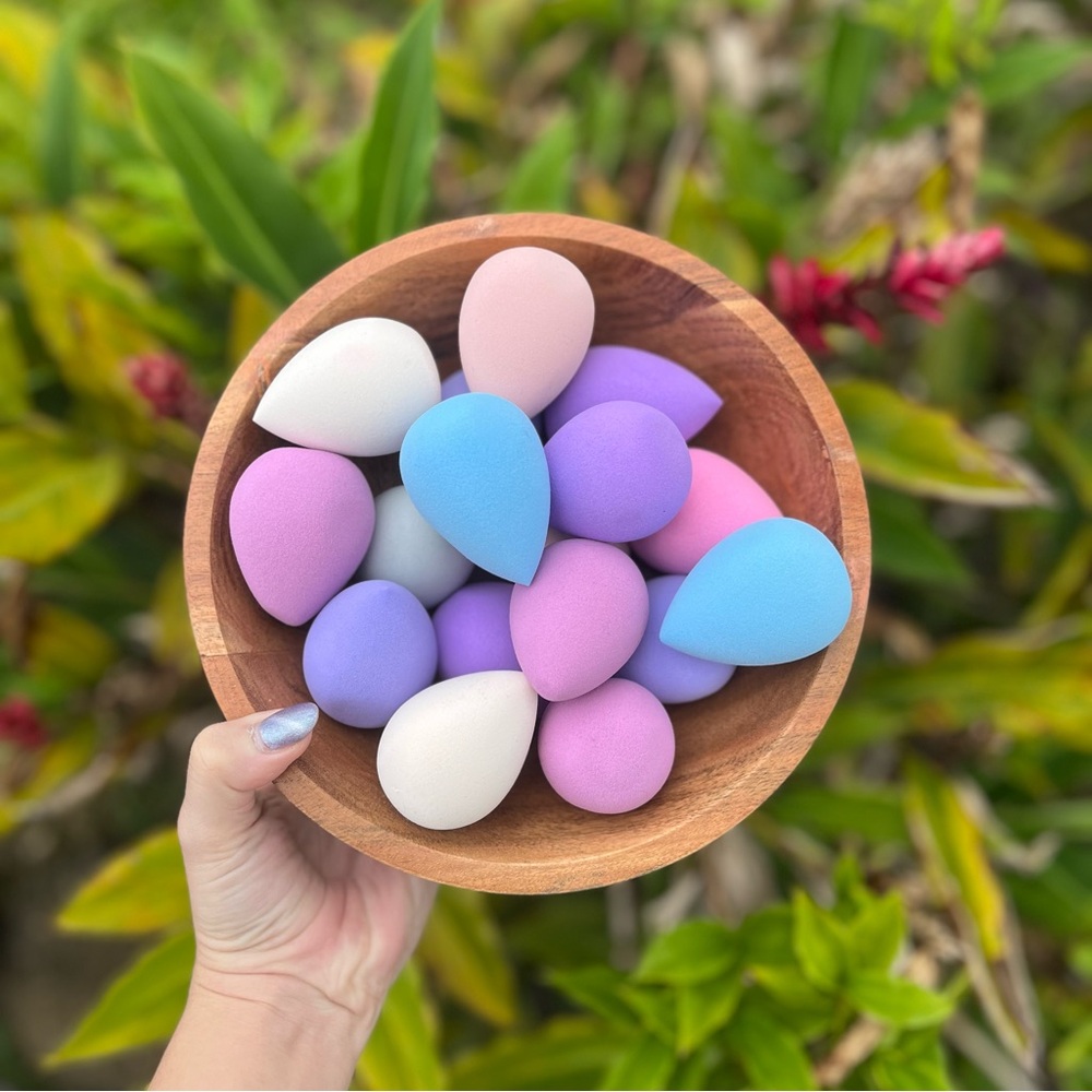 NWOT Off-Brand Beauty Blender Sponge 17-Piece Bundle